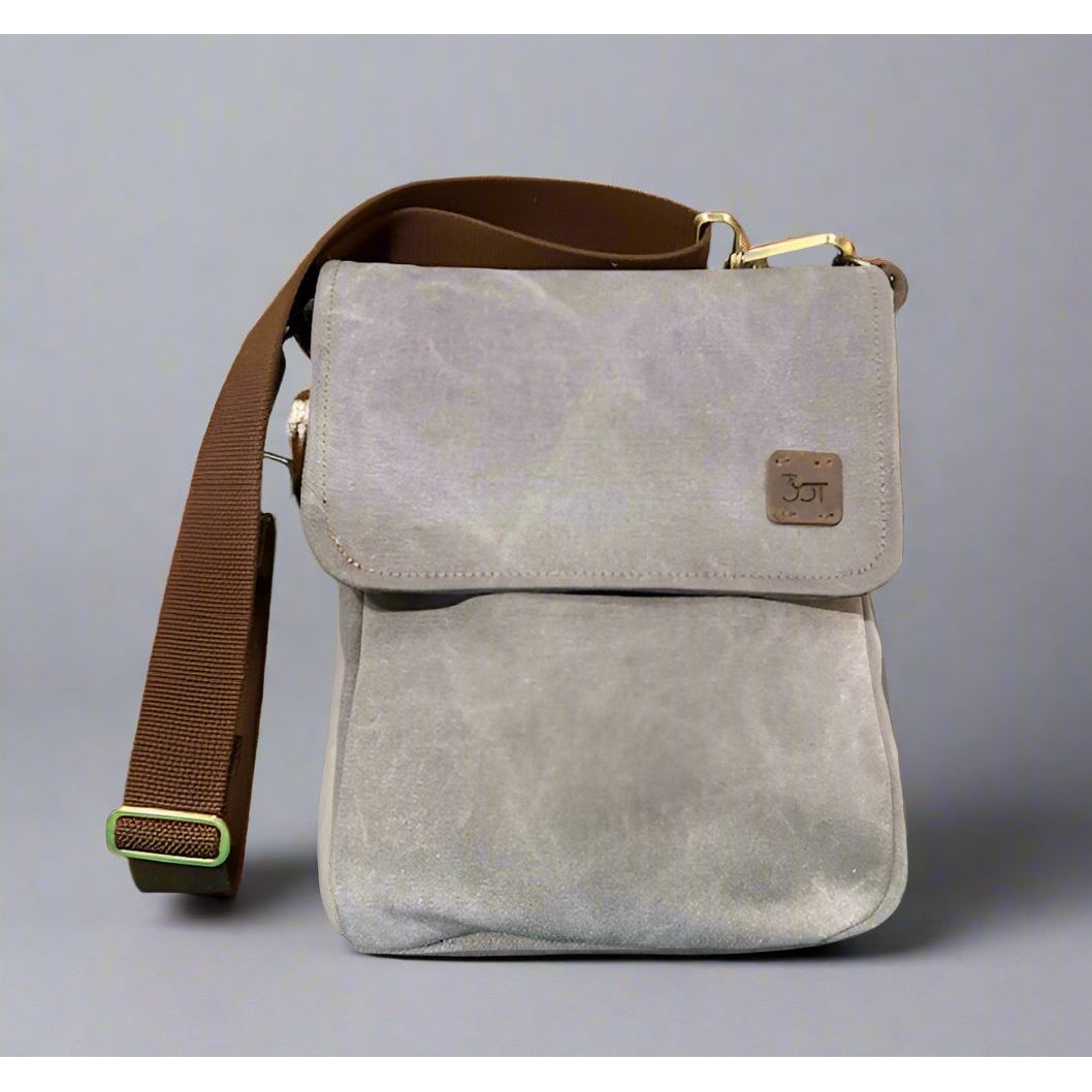 saddle bag, tote, waxed canvas saddle bag, crossbody, waxed cavas crossed body